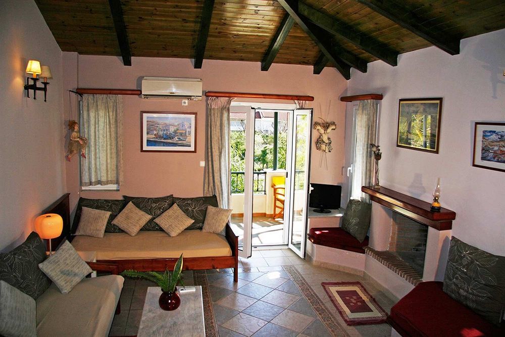 Sunny Garden Aparthotel 4*