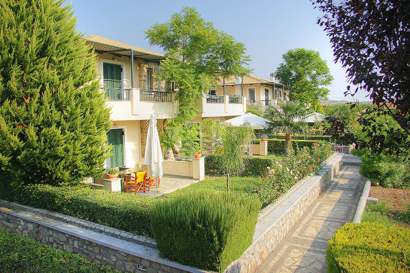 Sunny Garden Aparthotel 4*